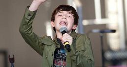 Icarly (Opening singer)