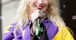 Laura Les (100 gecs)