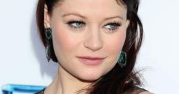 Emilie de Ravin Type your text to hear it in the voice of Emilie de Ravin. Emilie de Ravin, an actress of repute and