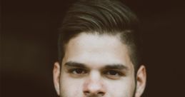 Farid Dieck, a talented narrador, exuding confidence with a stylish look and engaging expression.