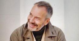 Entusiasta Della Linguistica, Traduttore Di Contenuti Audiovisivi, Regista Del Doppiaggio E Artista Vocale Type your text to