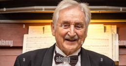 A Bilingual Voice-over Virtuoso Boasting More Than Six Years of Expertise