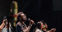 En Tant Que Virtuose Du Chant, J'exploite Mon Expérience Théâtrale Pour Insuffler Âme Et Voix À Vos Projets Type your text