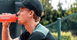 Jannik Sinner Enervit Clone per la clonazione della voce di Jannik Sinner dallo spot Enervit.