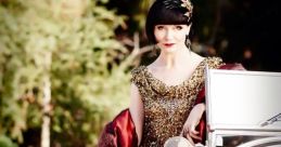 Phryne Fisher (Essie Davis)
