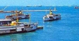 İstanbul Deneme: Boğaz +kalabalık +trafik İstanbul Deneme captures the vibrant atmosphere of the Bosphorus Strait,