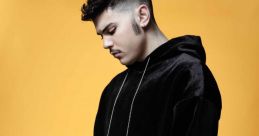 Izi ÍZI RÝZI - The of "ÍZI RÝZI" resonates loudly through the speakers, a catchy and upbeat tune that immediately gets your