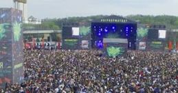 Outdoor Crowds (30 People)