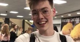 OMG There he is...He's so...HES SO HOOOOT