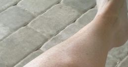 Owh No! I hitta my leg on the wooda cutta thing.