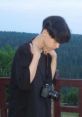 Rosya Привет) меня зовут Рося, мне 16 лет, я занимаюсь вокалом всю свою жизнь и пишу стихи с 12 лет и это то, что спасает и